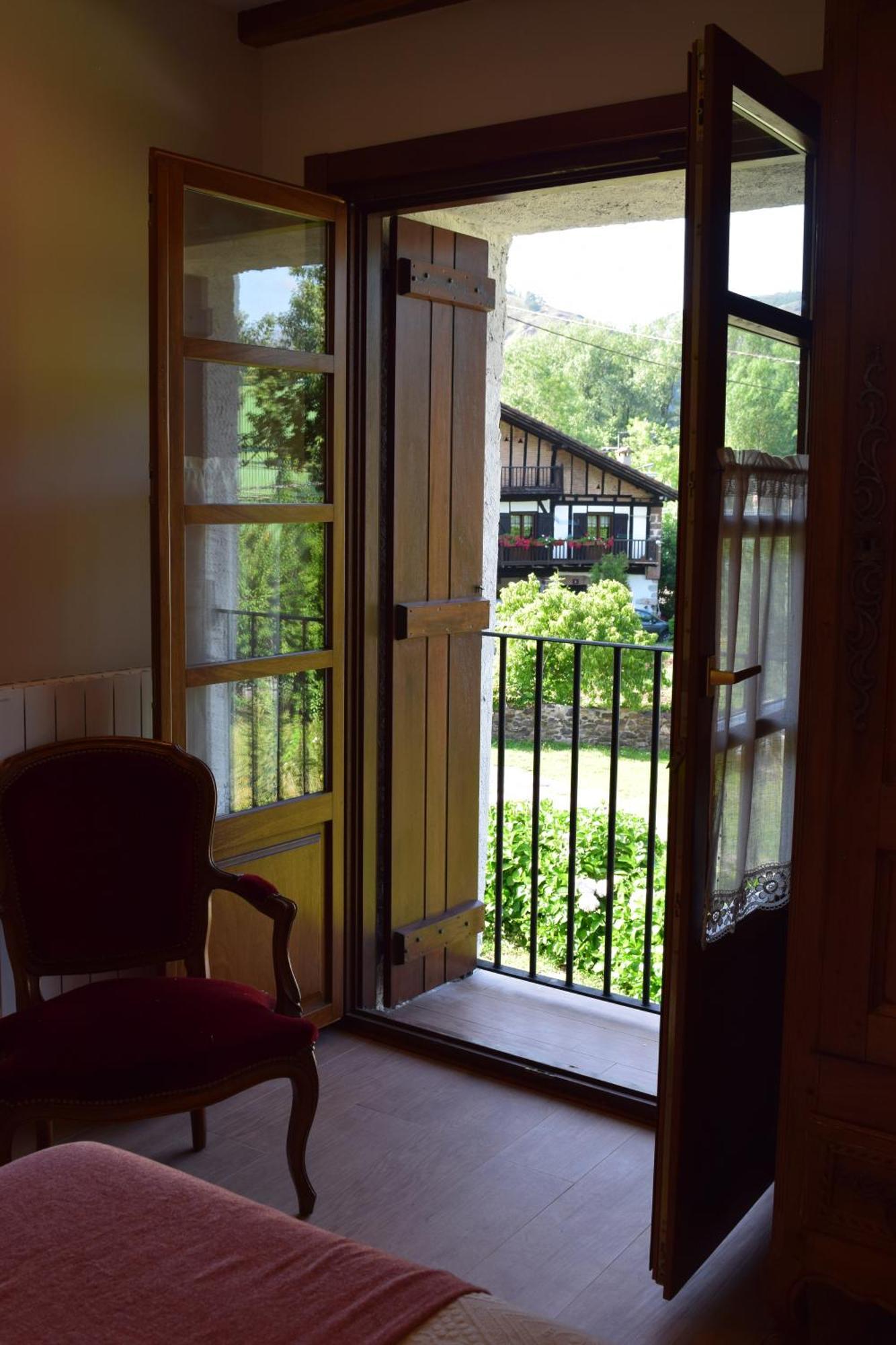 Peritxenea Landa Apartamentuak Лесака Экстерьер фото