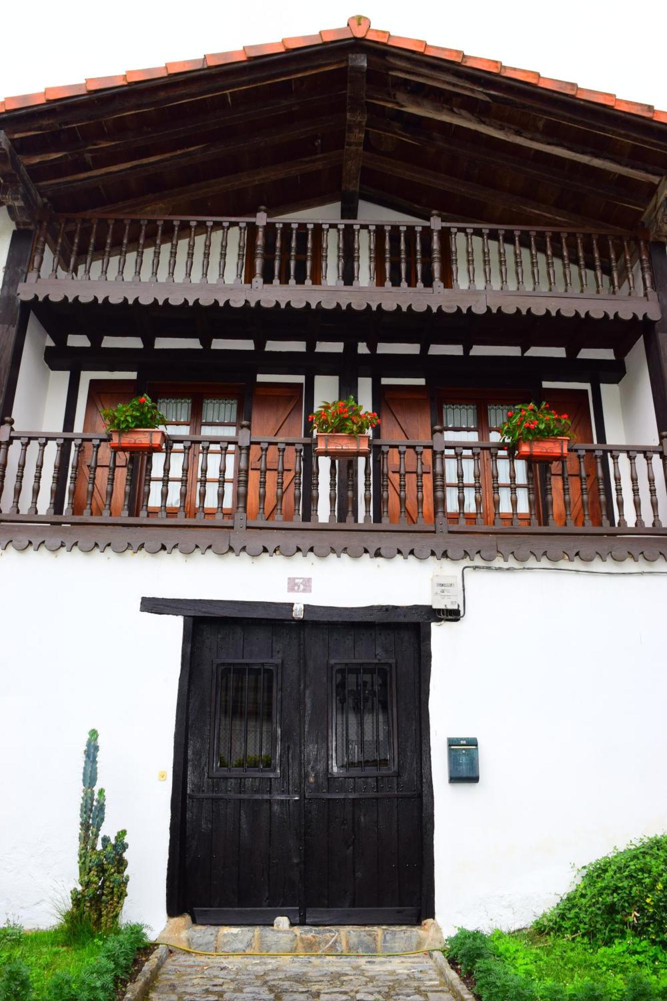 Peritxenea Landa Apartamentuak Лесака Экстерьер фото